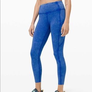 Lululemon Fast and Free High Rise Tight 25" *Ice Dye
Wash Cerulean Blue size 6